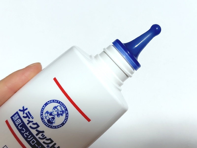 メディクイックH頭皮しっとりローションの、ヘッドの形状を撮影した画像